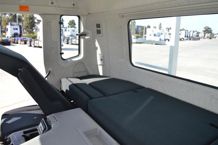 2025 Fuso Shogun FV84 360 White