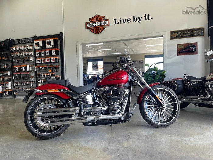 HARLEY-DAVIDSON BREAKOUT 117 (FXBR) ROAD SOFTAIL RED