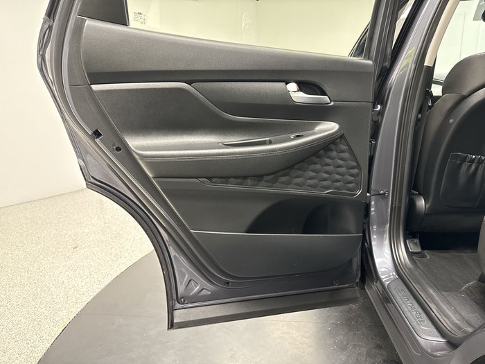 2022 Hyundai Santa Fe (No Badge)