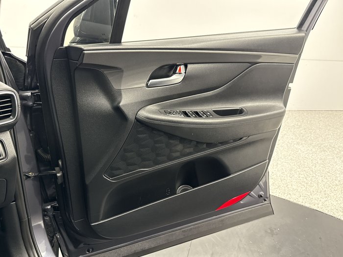 2022 Hyundai Santa Fe (No Badge)