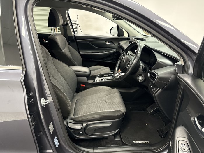 2022 Hyundai Santa Fe (No Badge)