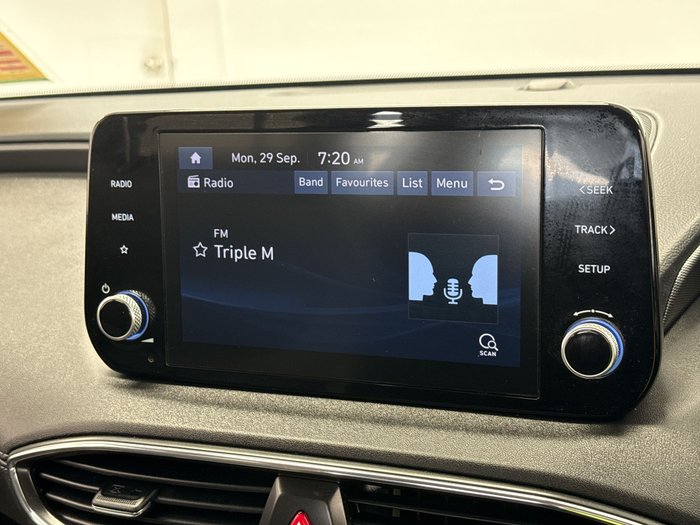 2022 Hyundai Santa Fe (No Badge)