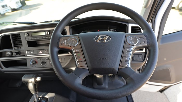 2025 HYUNDAI EX6 MWB WHITE