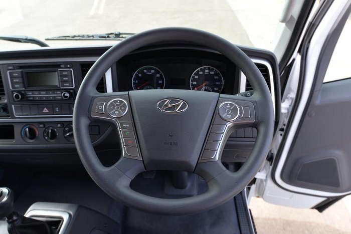 2025 HYUNDAI EX6 MWB WHITE