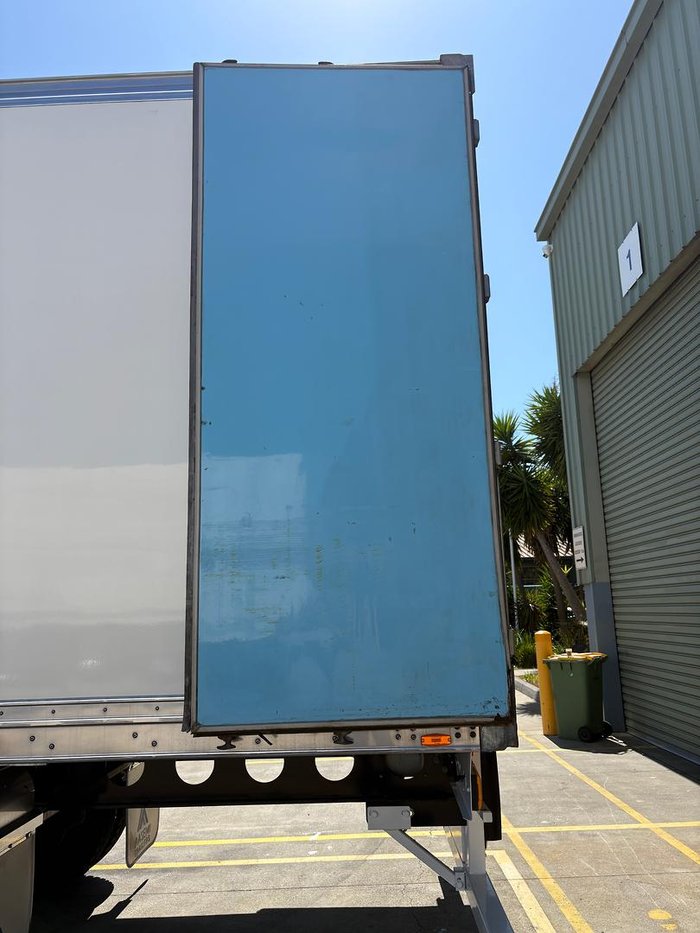 2014 Maxitrans St3 Od 26 Pallet -18 High Cube Reefer 4.3M