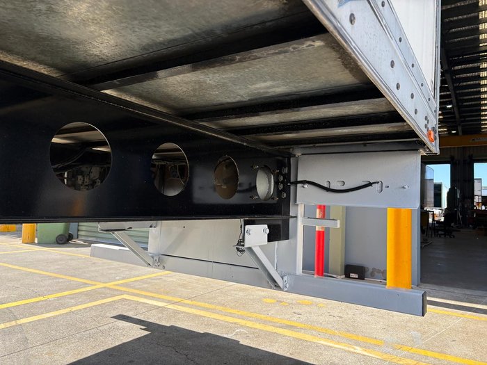 2014 Maxitrans St3 Od 26 Pallet -18 High Cube Reefer 4.3M