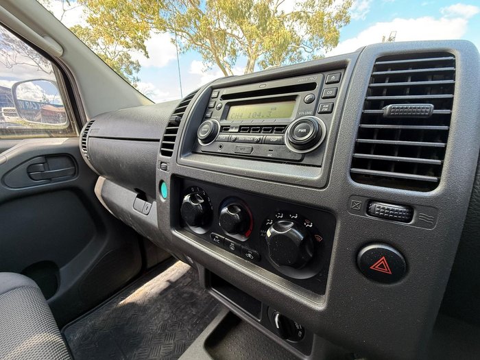 2011 Nissan Navara RX D40 4X4 Dual Range Polar White