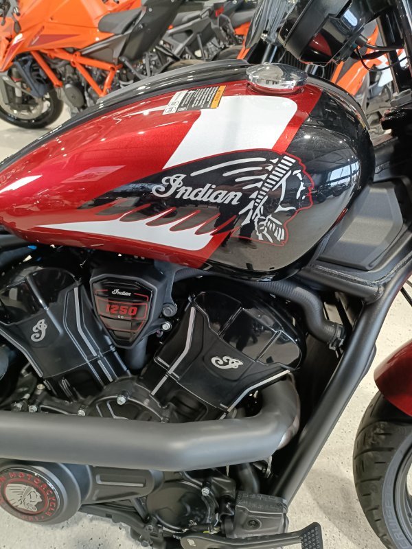 2025 INDIAN SCOUT 101 SUNSET RED