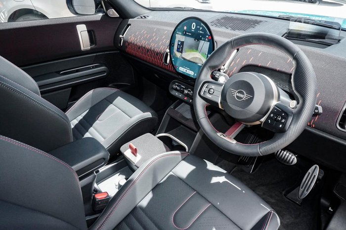 2024 MINI Countryman JCW Favoured