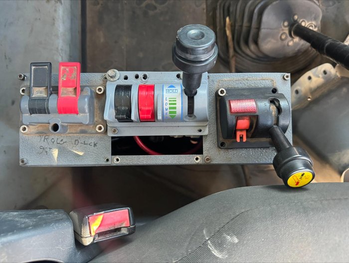 2010 Mack Cmmr 6X4 Tipper