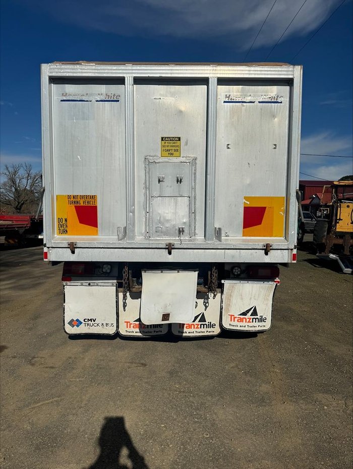 2010 Mack Cmmr 6X4 Tipper