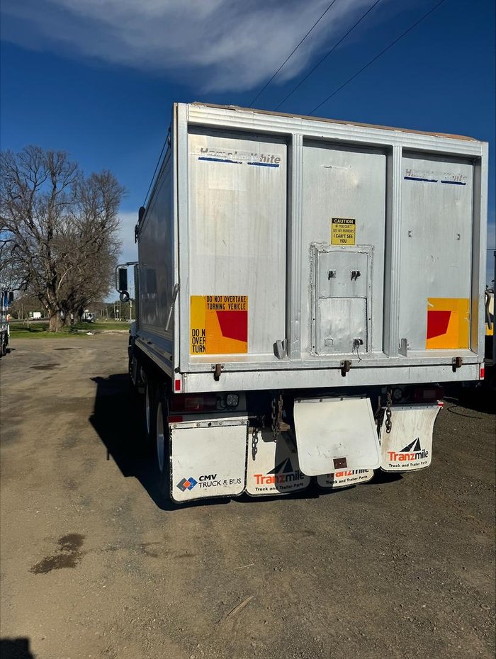 2010 Mack Cmmr 6X4 Tipper