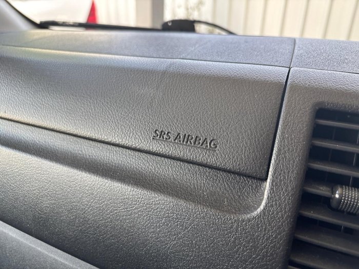 2015 Toyota Hiace Commuter