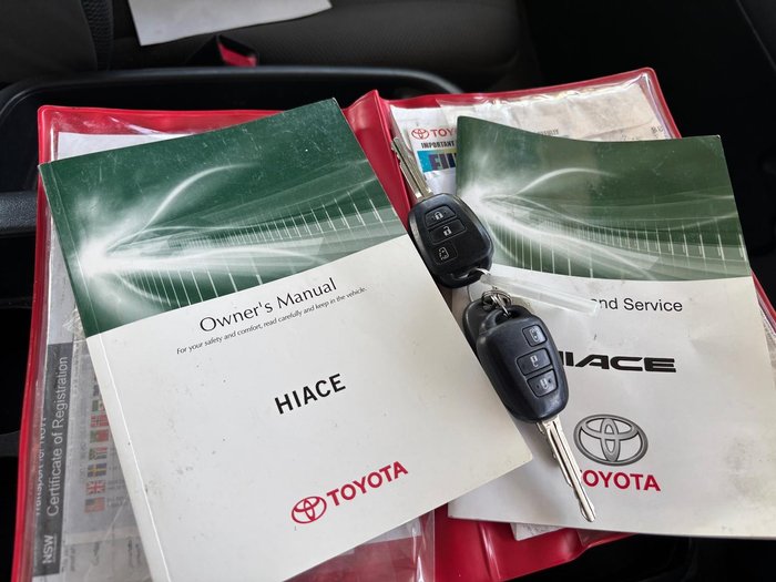 2015 Toyota Hiace Commuter