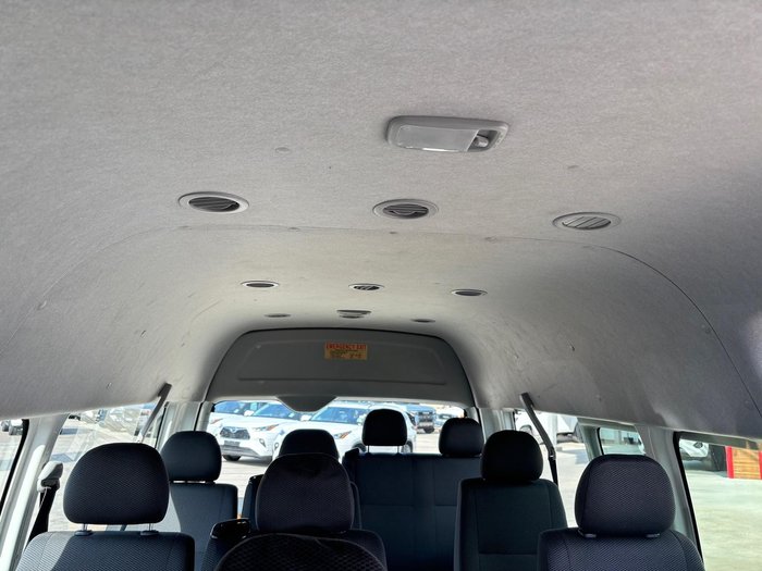 2015 Toyota Hiace Commuter