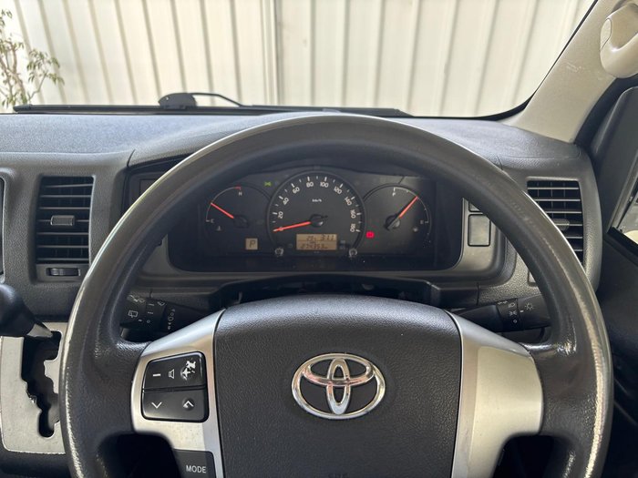 2015 Toyota Hiace Commuter