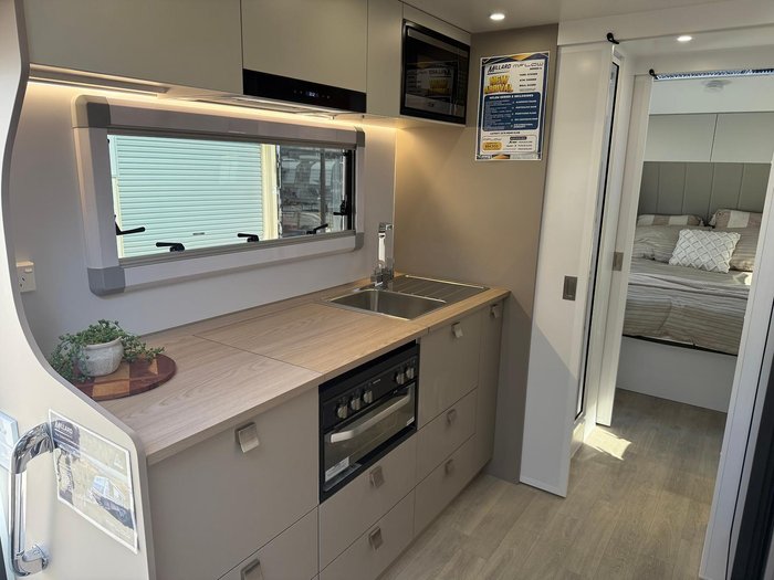 2025 Millard Mflow Series Ii Rear Club