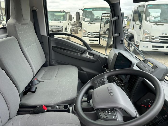 2025 Isuzu N Series NLR 45-150 DT D25 TRAY
