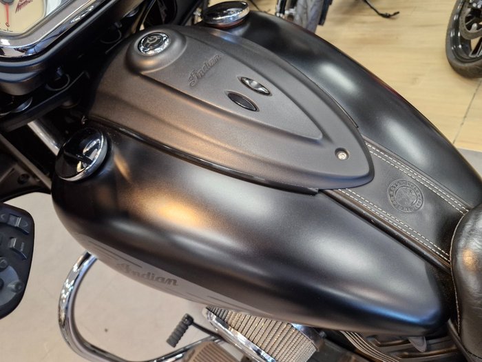 2016 Indian CHIEFTAIN Thunder Black