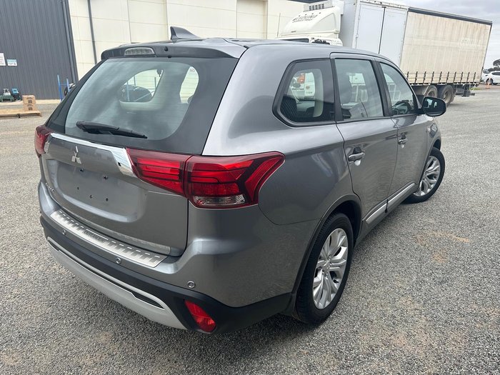 2020 Mitsubishi Outlander ES