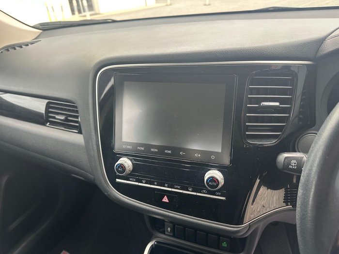 2020 Mitsubishi Outlander ES