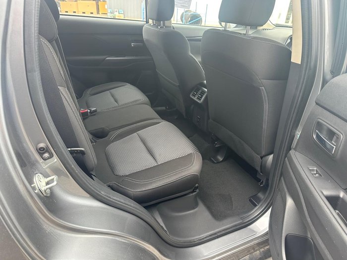 2020 Mitsubishi Outlander ES