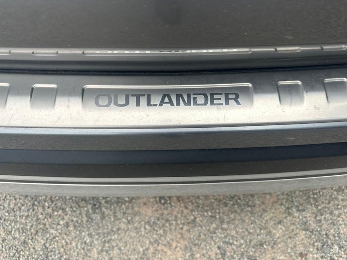 2020 Mitsubishi Outlander ES