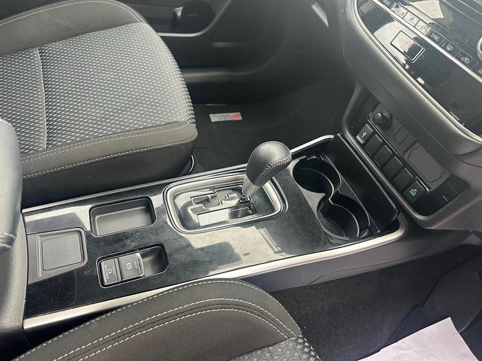 2020 Mitsubishi Outlander ES