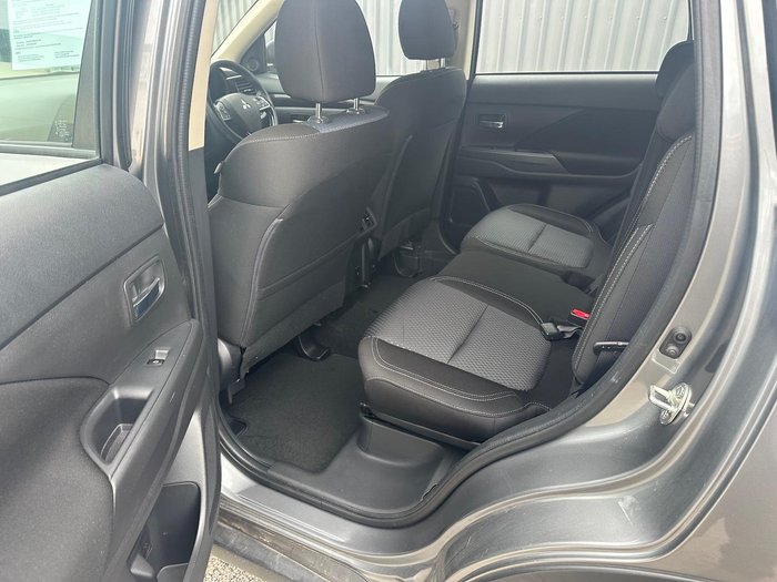 2020 Mitsubishi Outlander ES