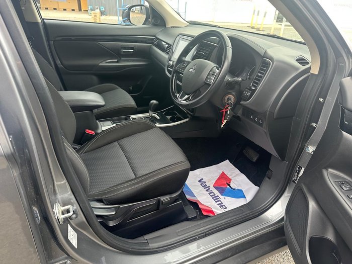 2020 Mitsubishi Outlander ES