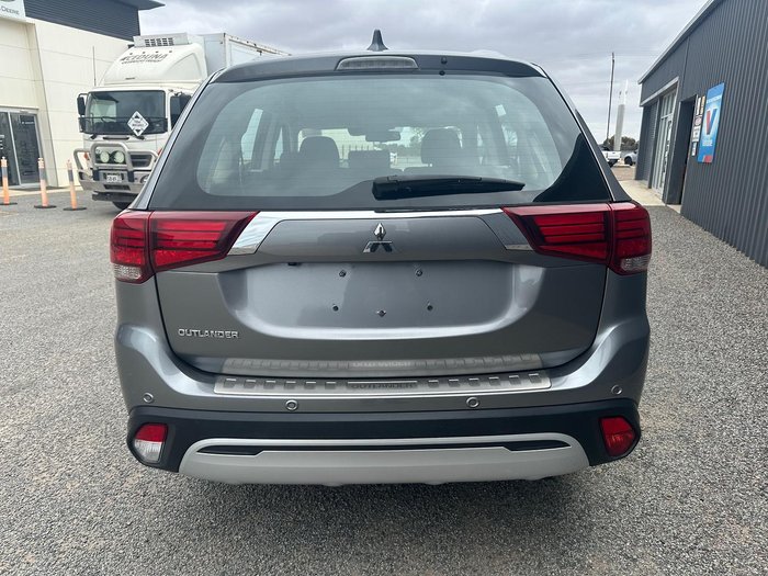 2020 Mitsubishi Outlander ES