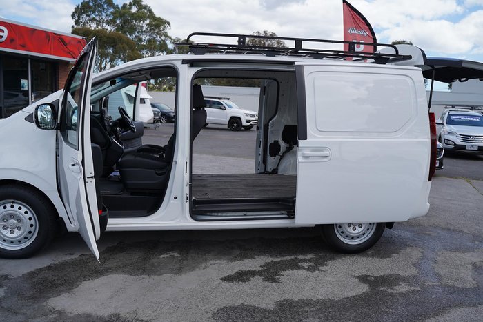 2021 Hyundai STARIA LOAD US4.V1 MY22 Creamy White