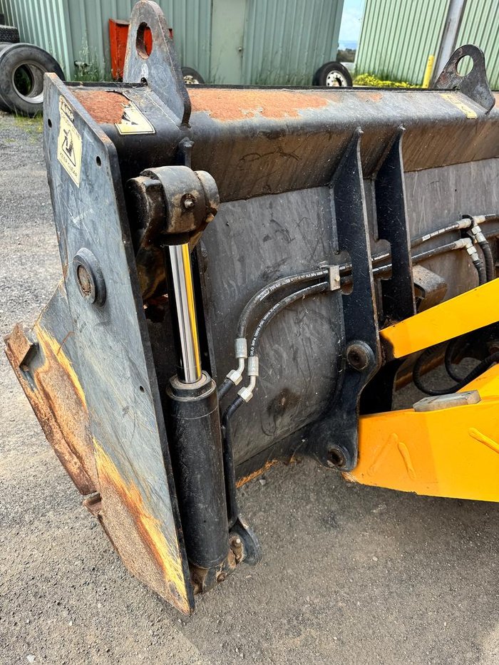 2017 JCB 3Cx Backhoe