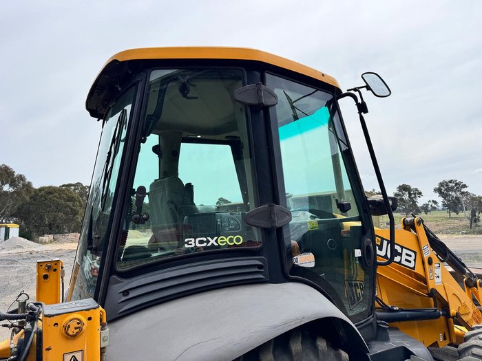 2017 JCB 3Cx Backhoe