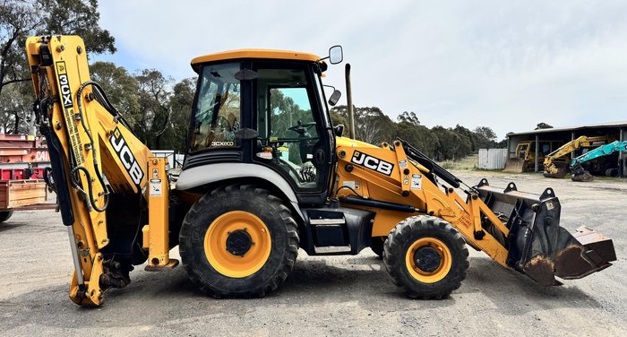 2017 JCB 3Cx Backhoe
