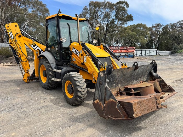 2017 JCB 3Cx Backhoe
