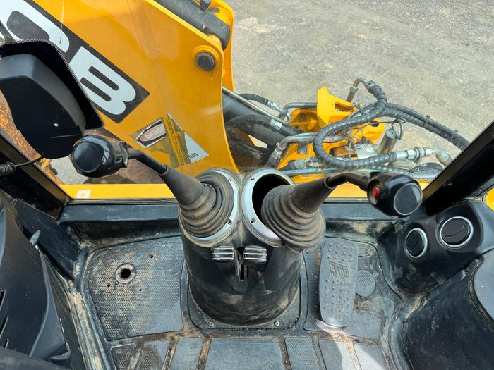 2017 JCB 3Cx Backhoe