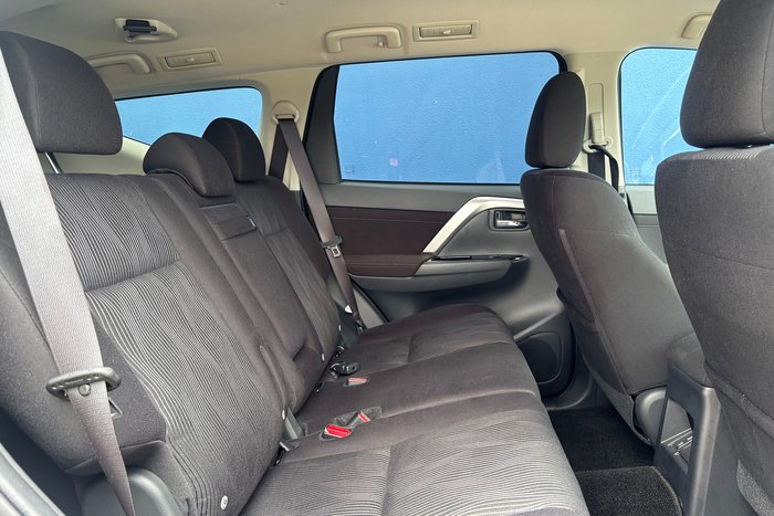 2024 Mitsubishi Pajero Sport GLS