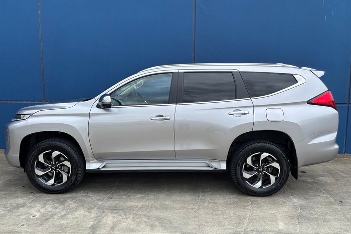 2024 Mitsubishi Pajero Sport GLS