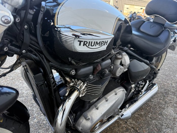 2018 Triumph BONNEVILLE SPEEDMASTER Black/White