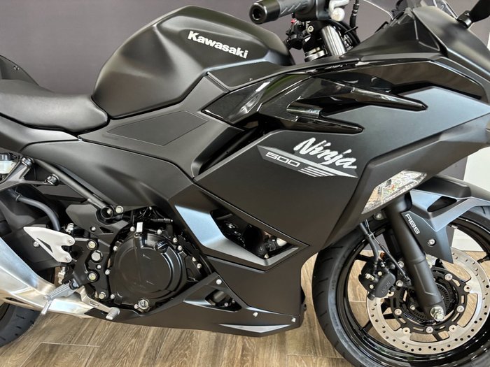 2026 Kawasaki Ninja 500 EX500GTFNW Black