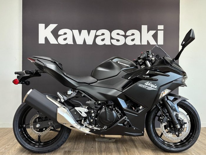 2026 Kawasaki Ninja 500 EX500GTFNW Black