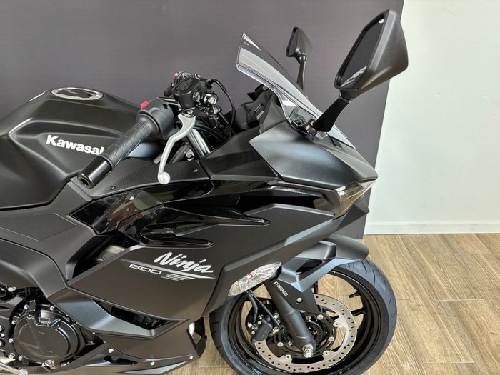2026 Kawasaki Ninja 500 EX500GTFNW Black