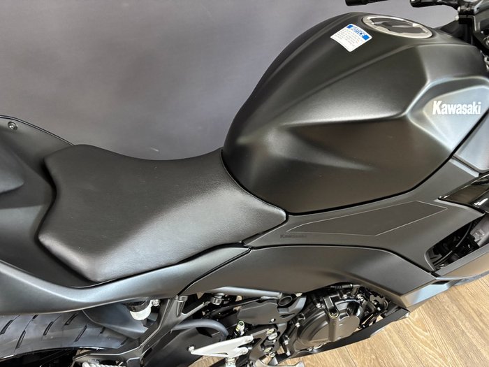 2026 Kawasaki Ninja 500 EX500GTFNW Black