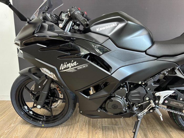 2026 Kawasaki Ninja 500 EX500GTFNW Black