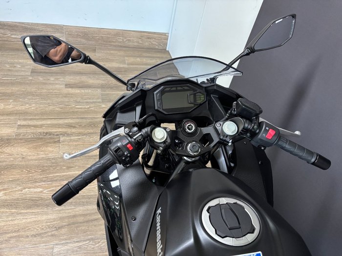 2026 Kawasaki Ninja 500 EX500GTFNW Black