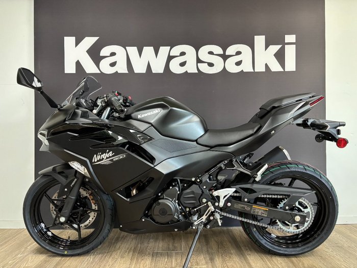 2026 Kawasaki Ninja 500 EX500GTFNW Black