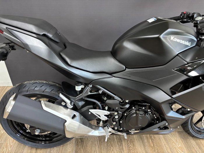 2026 Kawasaki Ninja 500 EX500GTFNW Black