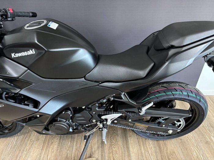 2026 Kawasaki Ninja 500 EX500GTFNW Black