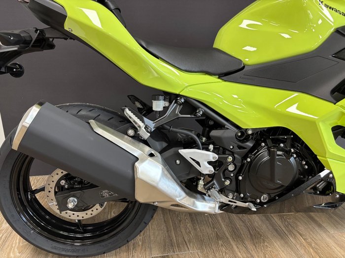 2026 Kawasaki Ninja 500 EX500GTFNW GREEN